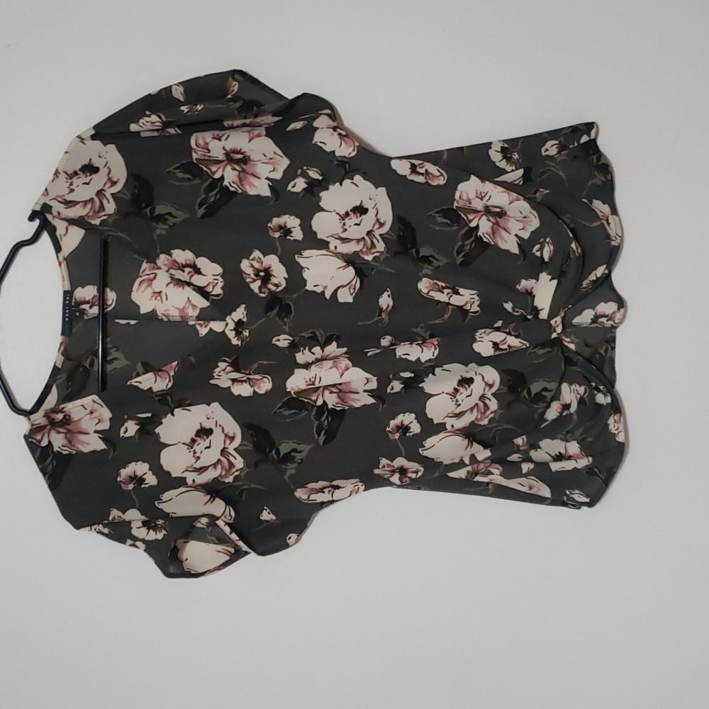 West Kei grey with white flowers semi-sheer tee shirt. Size M